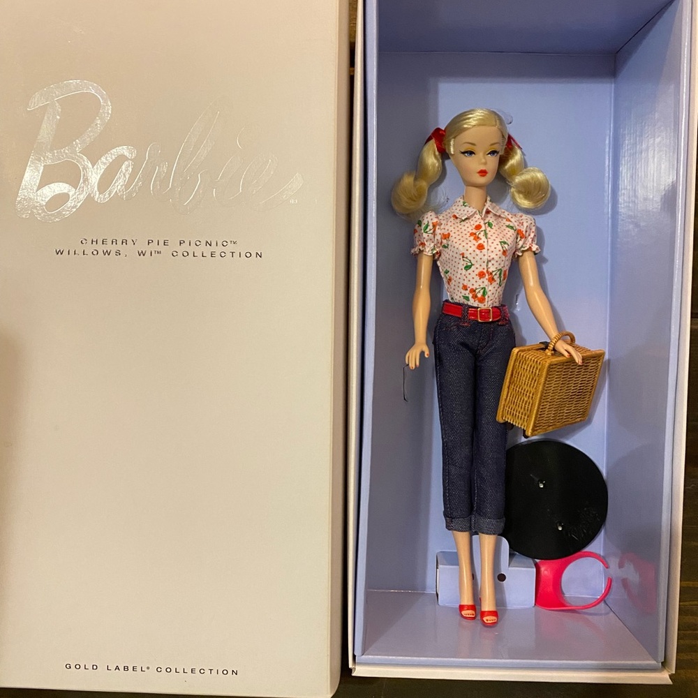 Barbie Cherry Pie Picnic Gold Label Collection